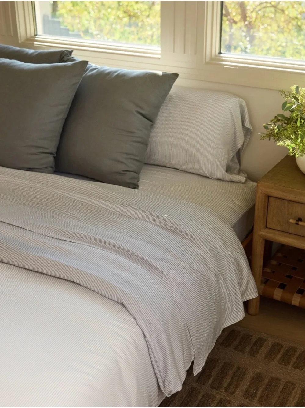Cozy Earth Bamboo Duvet Cover Twin/Twin XL Charcoal Pinstripe MSRP $278